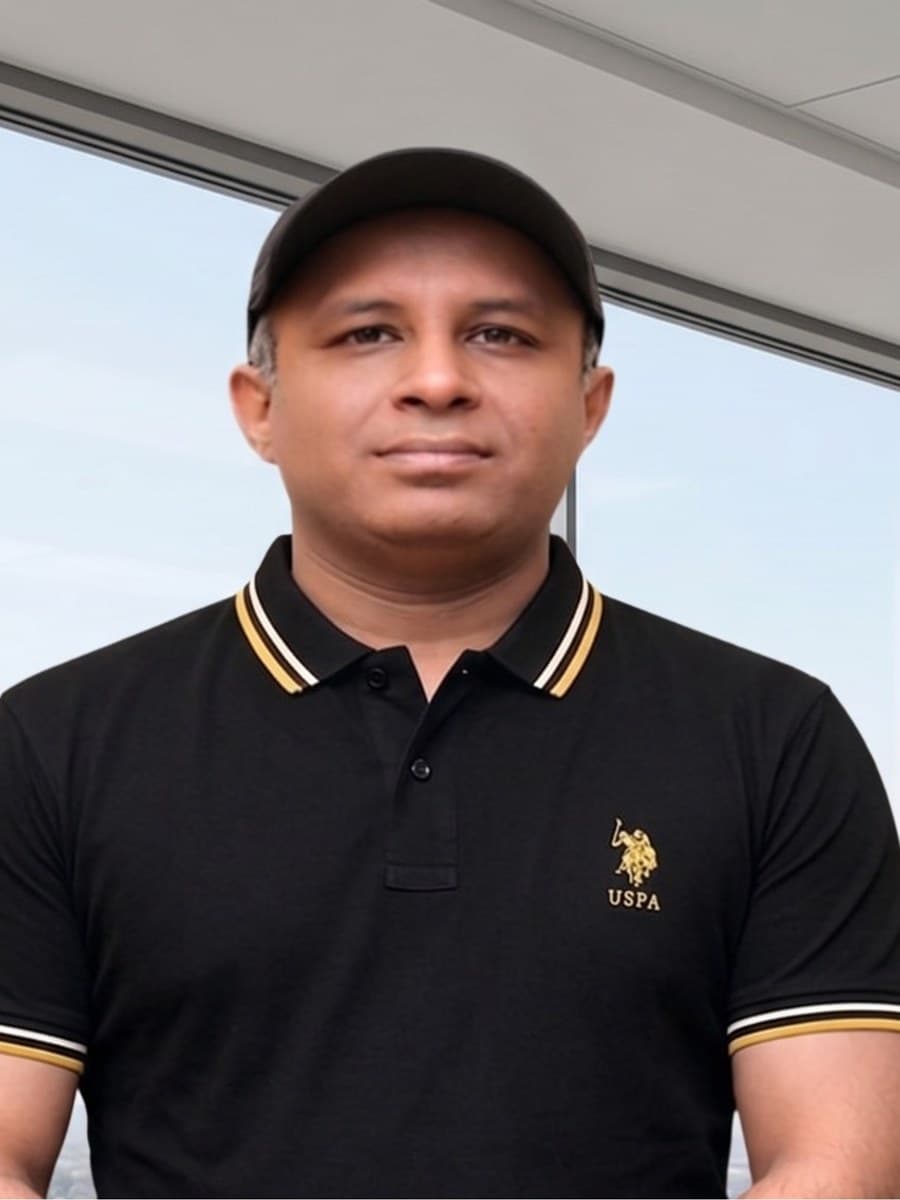 Saket Sir